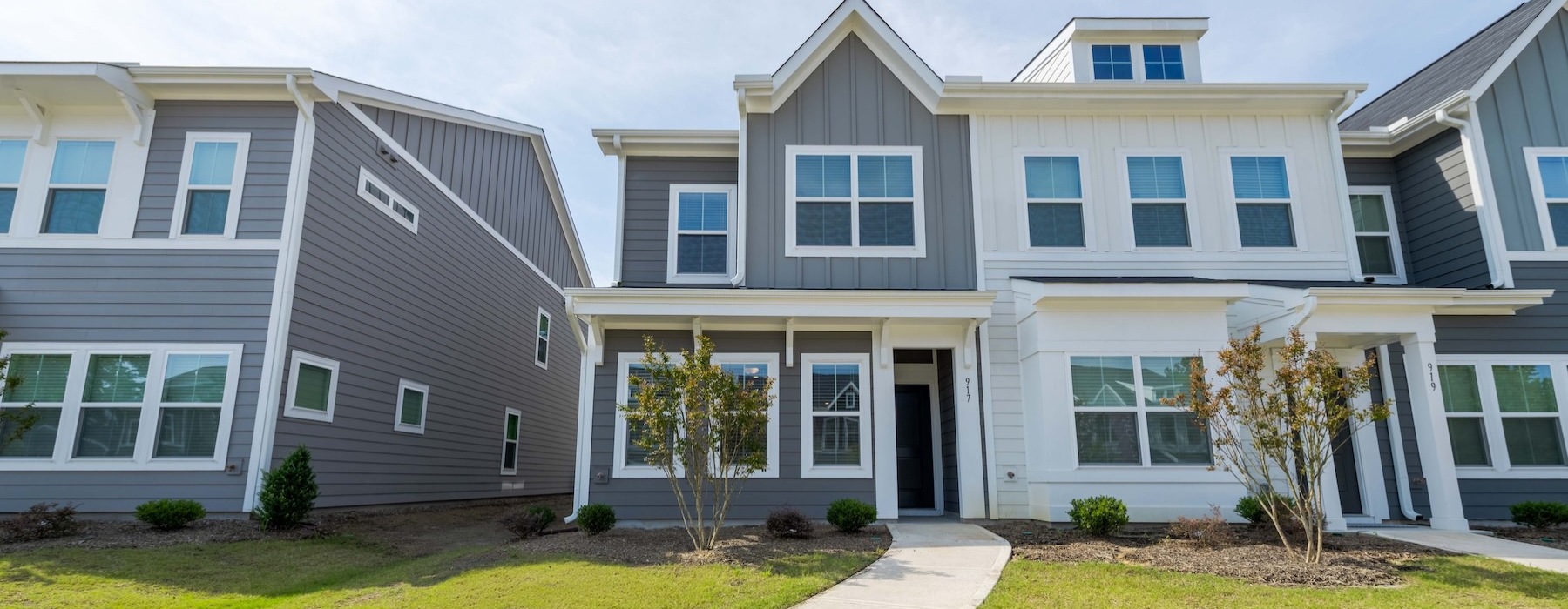 houses with front yards